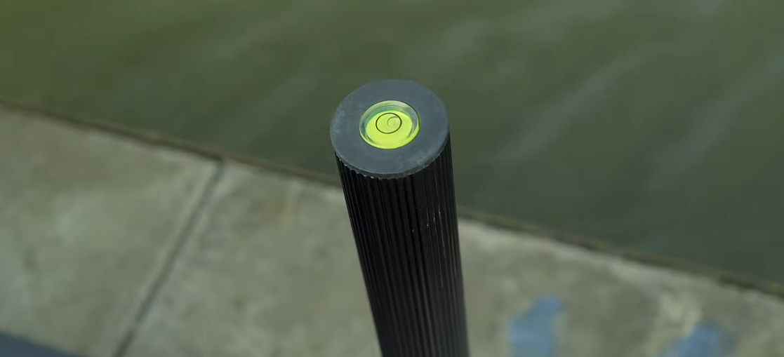 Spirit Level bubble located at the top of 2 of the legs