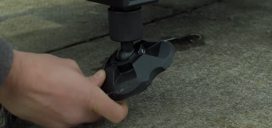 Large swivelling Mud Feet - Perfect for Sloped Banks